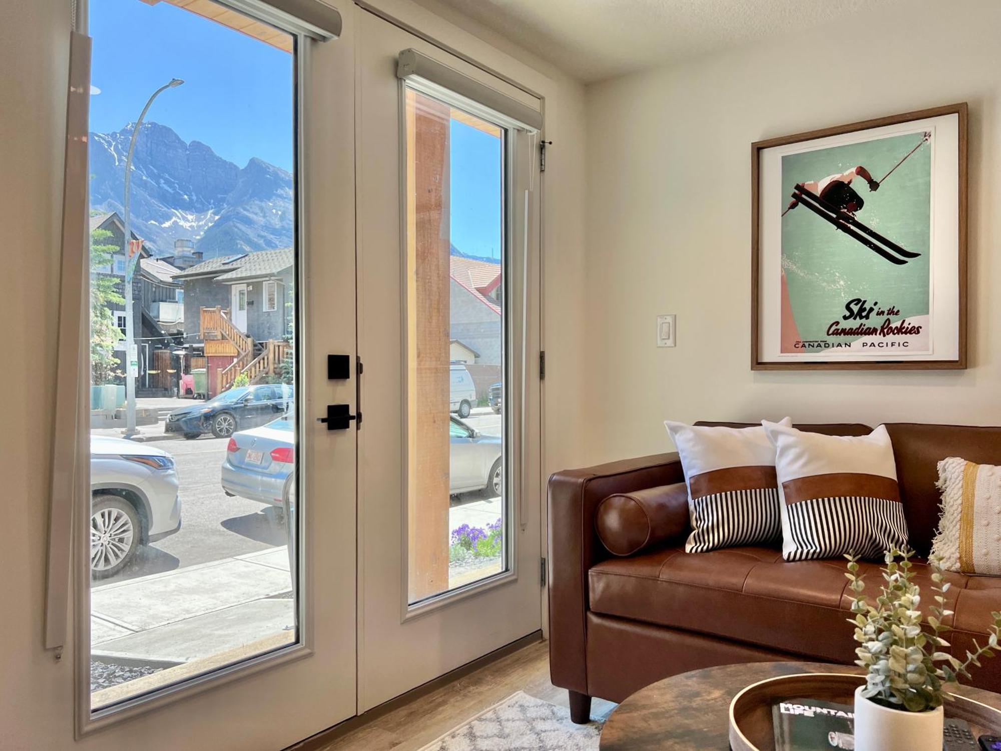 Special! New Downtown Mtn View Free Parking 2B&2B Appartement Canmore Buitenkant foto
