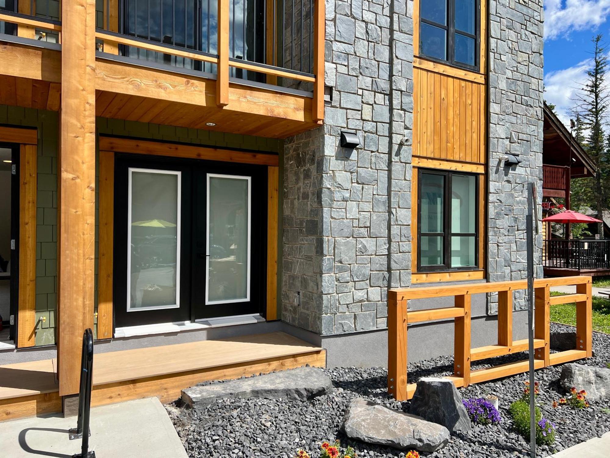 Special! New Downtown Mtn View Free Parking 2B&2B Appartement Canmore Buitenkant foto