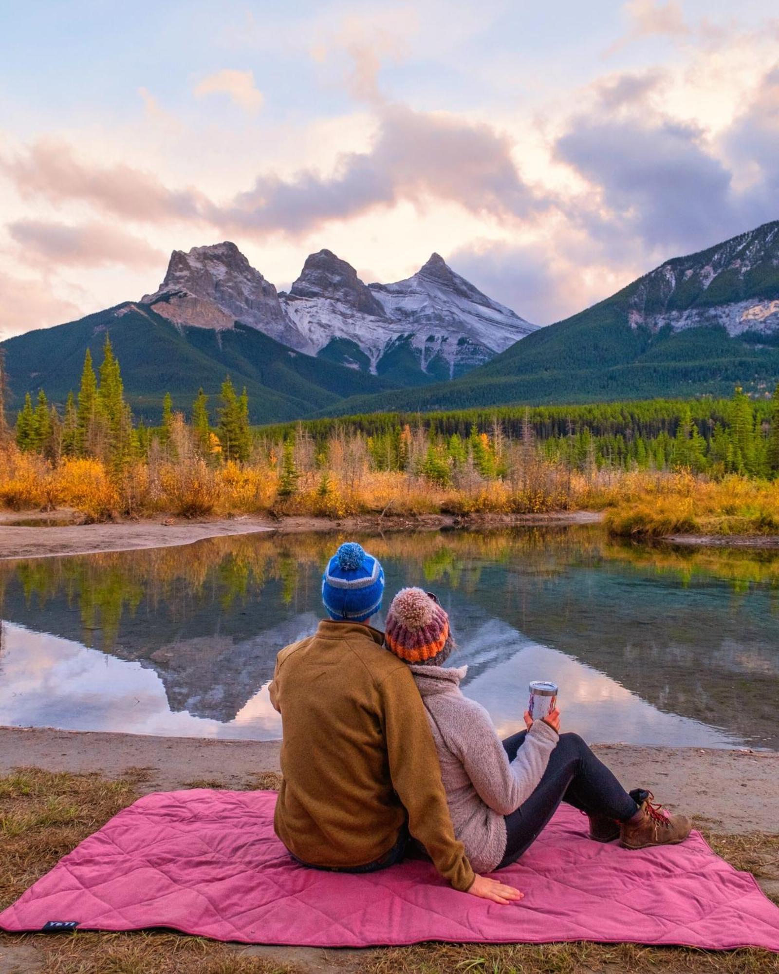 Special! New Downtown Mtn View Free Parking 2B&2B Appartement Canmore Buitenkant foto
