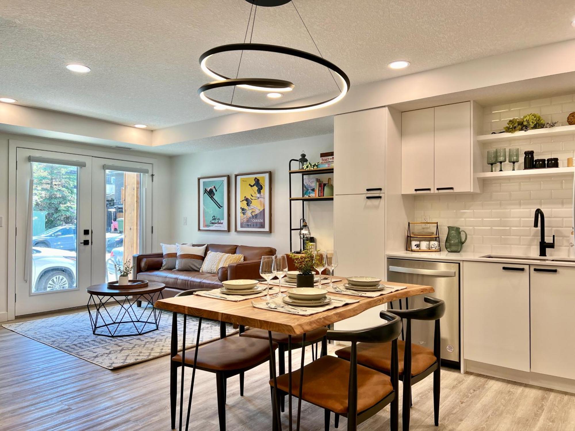 Special! New Downtown Mtn View Free Parking 2B&2B Appartement Canmore Buitenkant foto