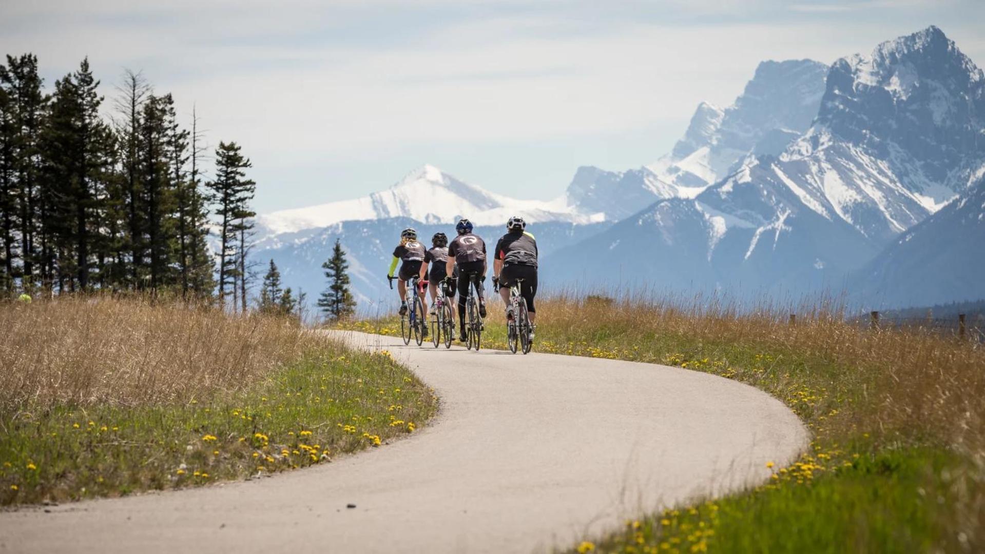 Special! New Downtown Mtn View Free Parking 2B&2B Appartement Canmore Buitenkant foto