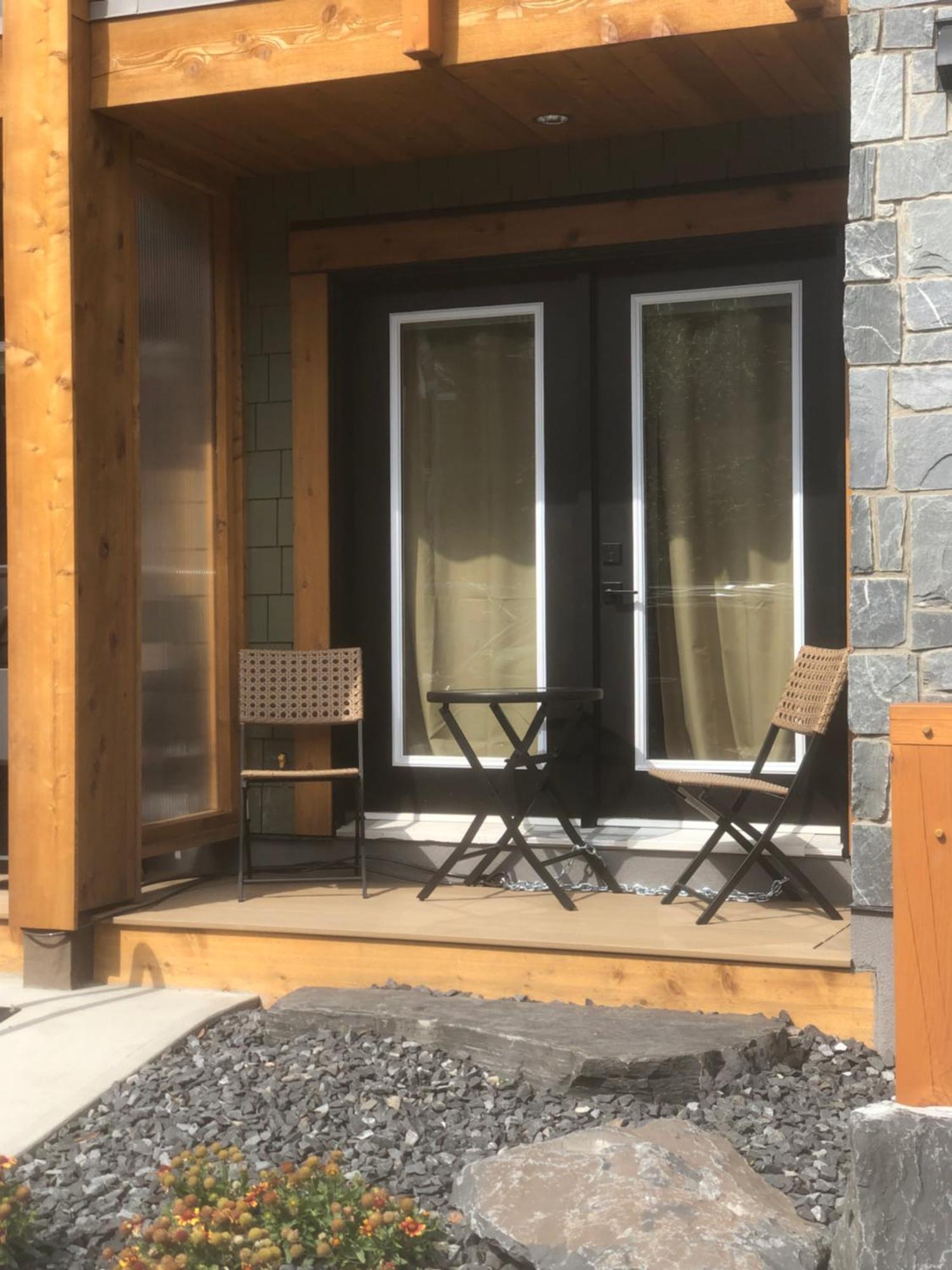 Special! New Downtown Mtn View Free Parking 2B&2B Appartement Canmore Buitenkant foto