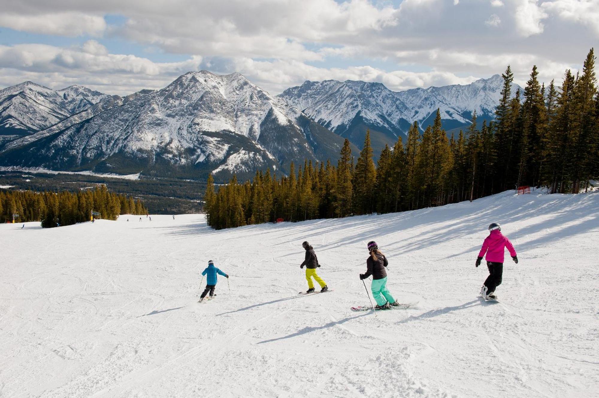 Special! New Downtown Mtn View Free Parking 2B&2B Appartement Canmore Buitenkant foto